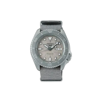 SEIKO 5 Sports Street Style SBSA127