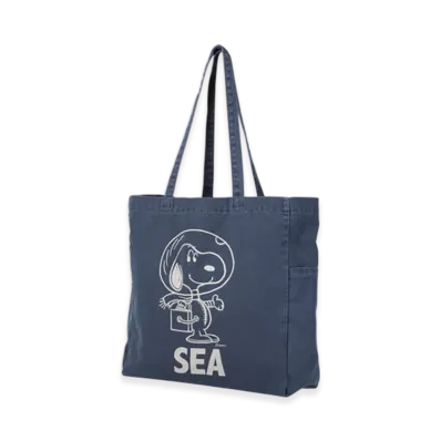WIND AND SEA x SMOOTHY Snoopy Pigment Tote Bag "Navy"