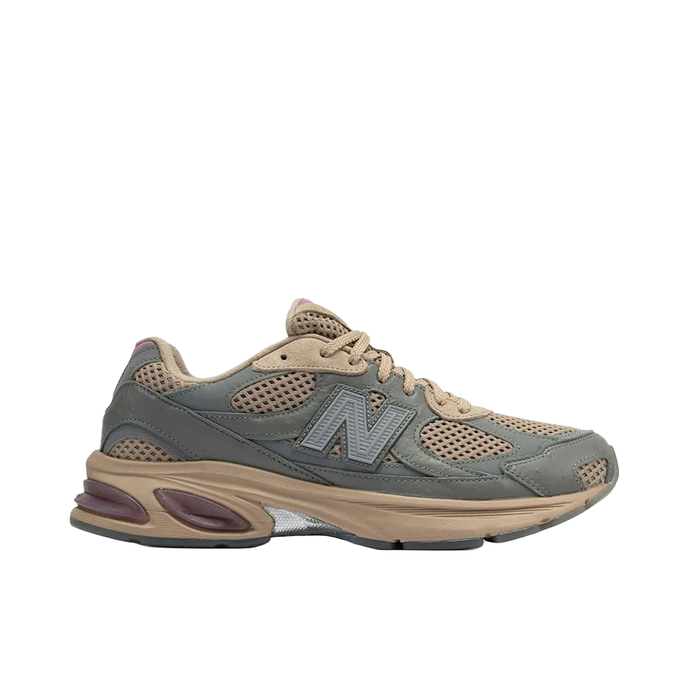 The Whitaker Group × New Balance 2010 "Ostrich"