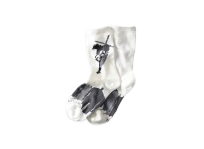 graniph x Attack On Titan Offer Your Heart Middle Socks "White"