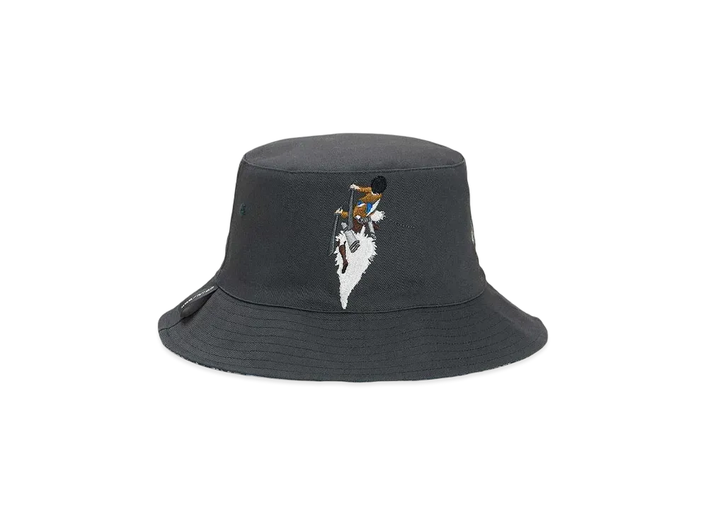 graniph x Attack On Titan Hunt Reversible Bucket Hat "Sumikuro"