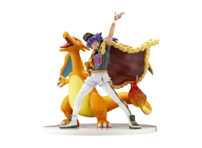 Pokemon Center Original Figure Leon & Charizard