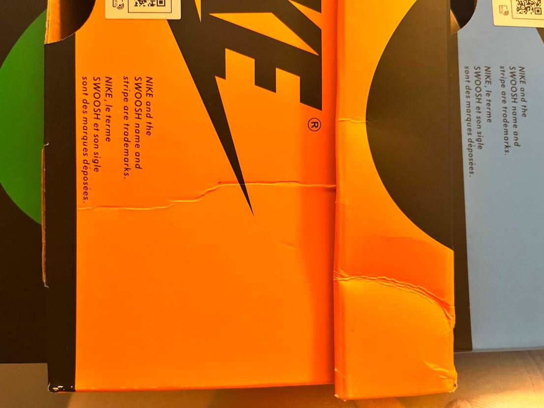 愚痴になってごめんなさい。
新品購入して、このレベルの箱の