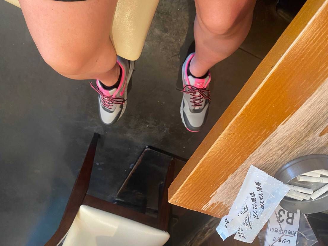 嫁と昼飲み
足元はHUF MAX1