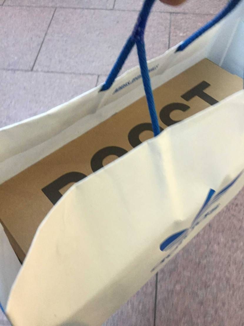 栄をブラブラした後に受け取ってきました☺️イージーのクラウドホワイト！
はよ家