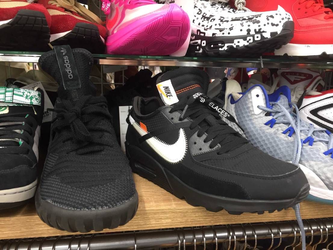 地元のセカスト来たら、off-whiteとNIKEのエアマックスがしれっと紛れ込
