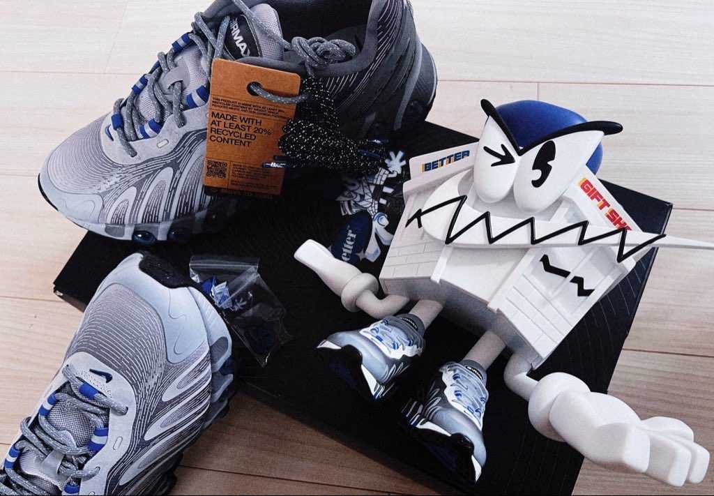 店頭28センチゲット
おまけででかいフィギュアもらった、
おまけ？？え？？
