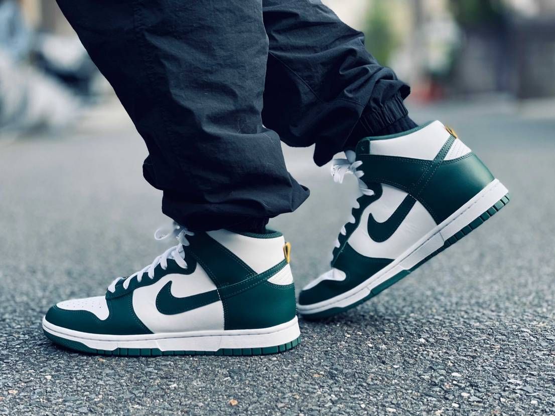 大好きな緑で納得いくものが出るまで待ってたら今回巡り会えた🤤
#nike #
