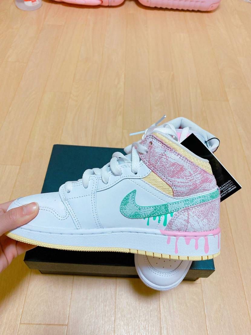 サイズ　23.5
状態　New 100%
価格　¥22000