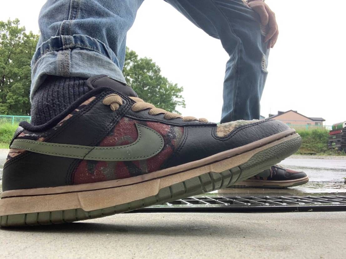 ジョーダンと比べるとダンクは太いイメージがあるので
太いイメージを強調する為に