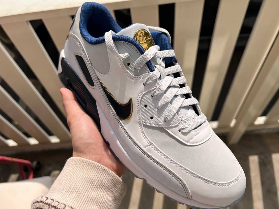 気がついたら.comで売ってたエアマックスゴルフかっこよ杉