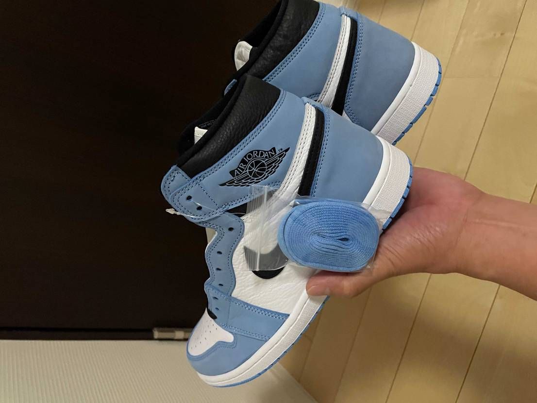 今日届きました、めちゃめちゃ良い色です。僕だけかもしれませんがAJ1が1番良い匂