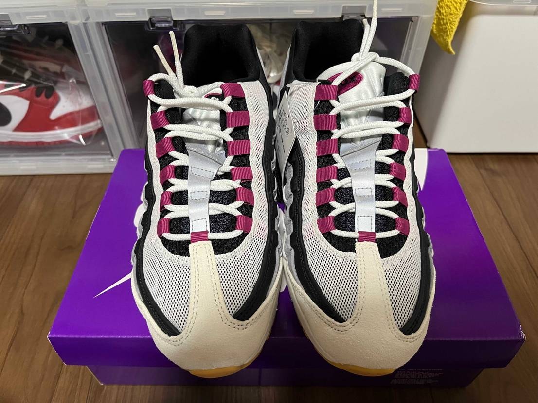 一次発売で購入買い逃し。
どうしても欲しく、やっとの思いで