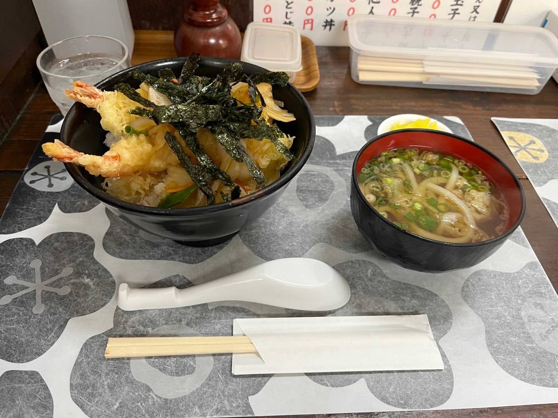 ネイションズ行ってきたで
飯は人気のあるうどん屋で🍤天丼&