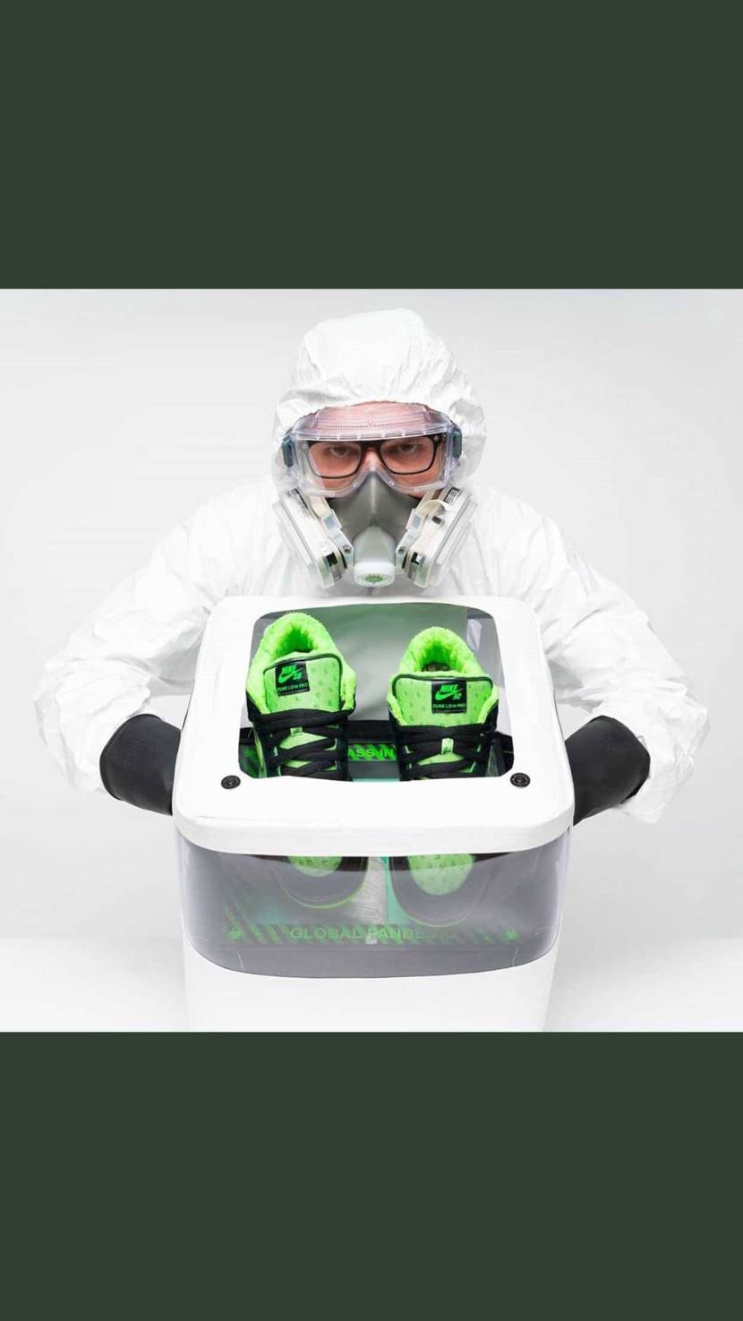 NIKE SB DUNK LOW "Stay Home"
