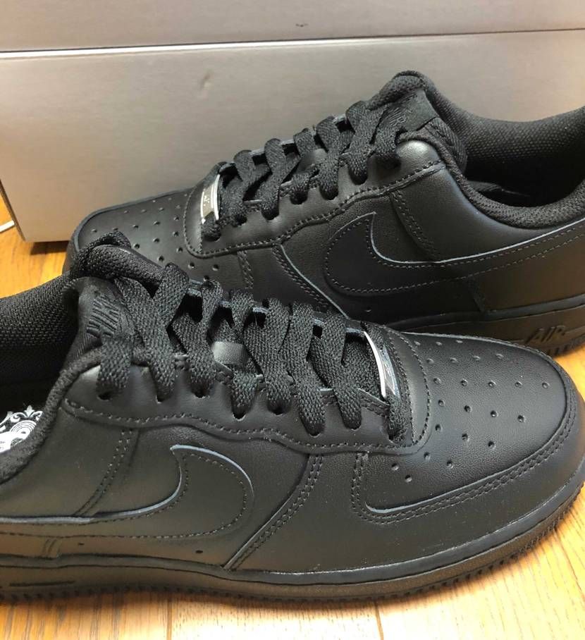 紐通すホールの数左右で違った😭
これは交換してくれるよね😂