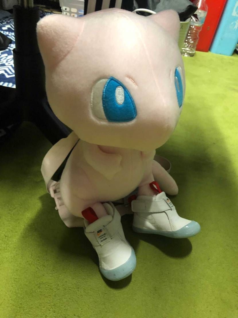 友達の出産祝いに買ったマーズヤードは、もう足の大きさが追い抜いてしまったようで、