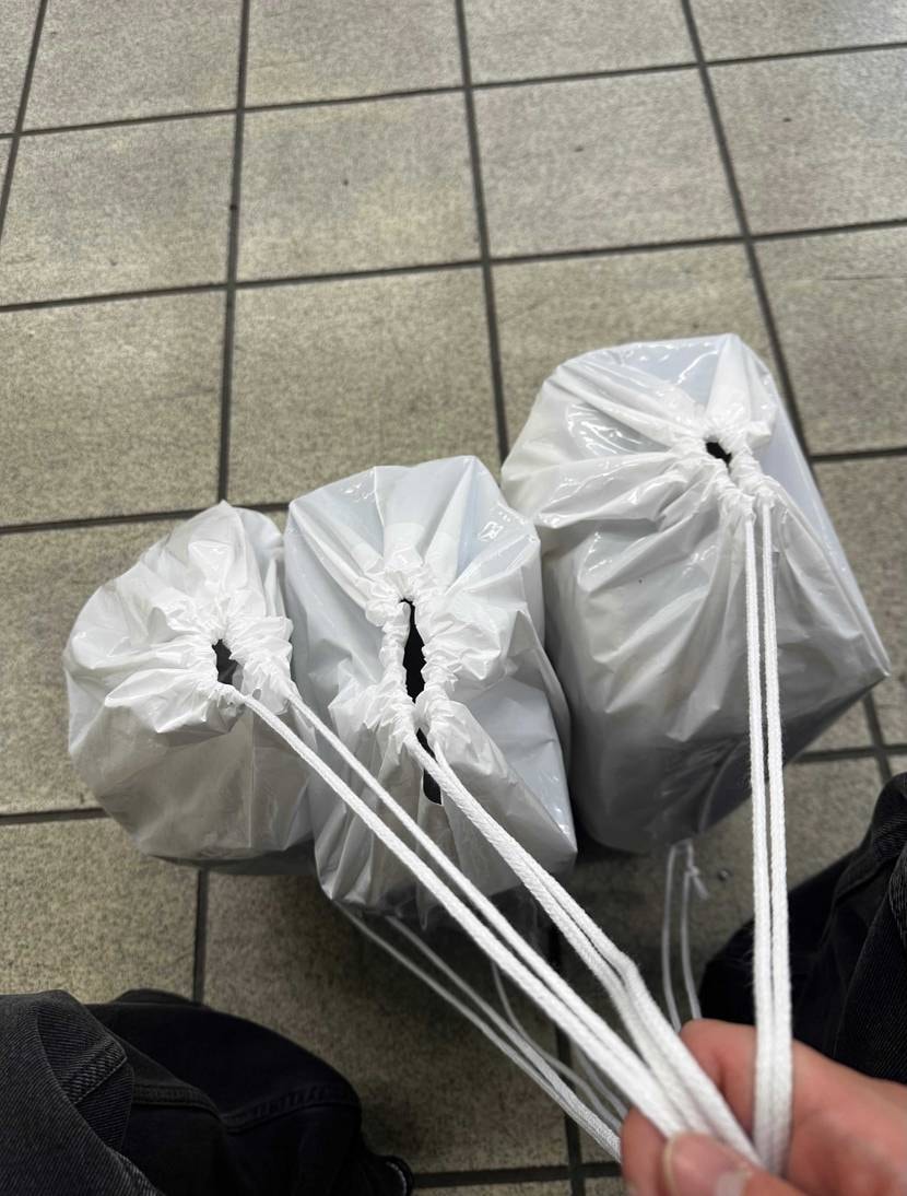 夜勤明けで寝ずに10時にお店前位に着くように行ってweekendで無事買えました