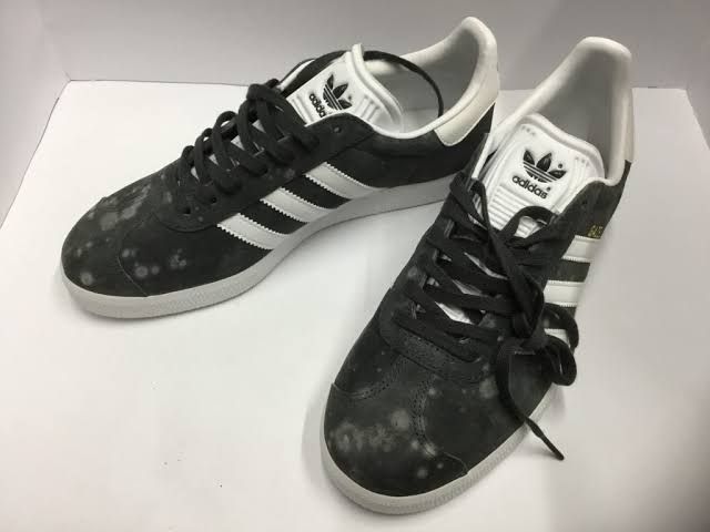 スニーカー放置してたらカビ生えちゃったんですけど
カビ拭き取ってシュリンクフィ