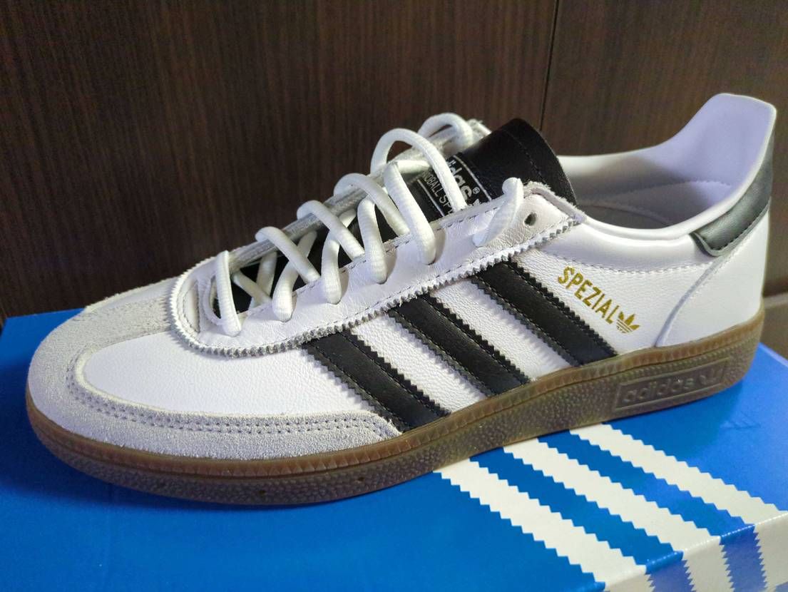 SAMBA 似のHANDBALL SPEZIAL👟
これ、すごくいい👍