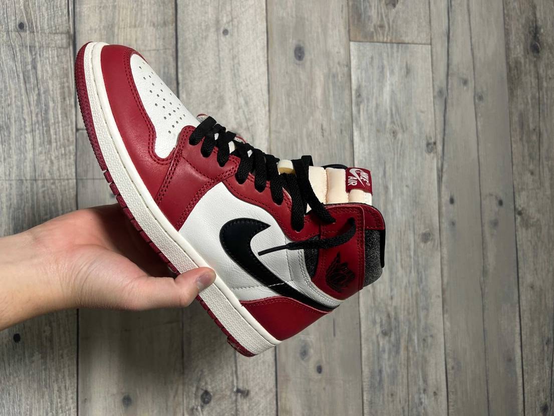 アトモスとスニーカーズダブルでごってむ。

流石に2足は