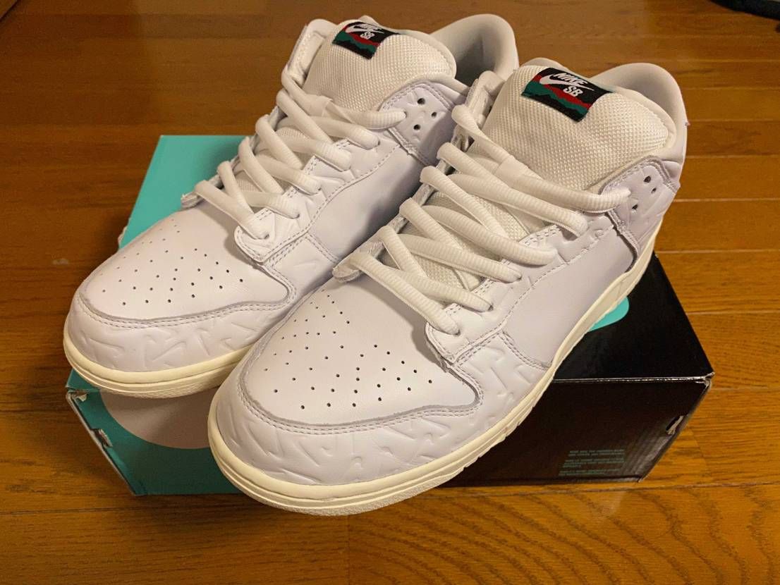 BEN-G x NIKE SB DUNK LOW　F&F
通常版は小さなスウッ