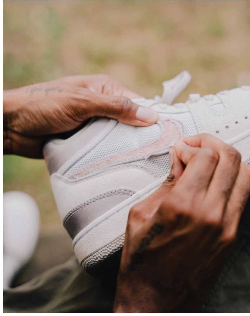 SOCIAL STATUS X NIKE ATTACK
こ