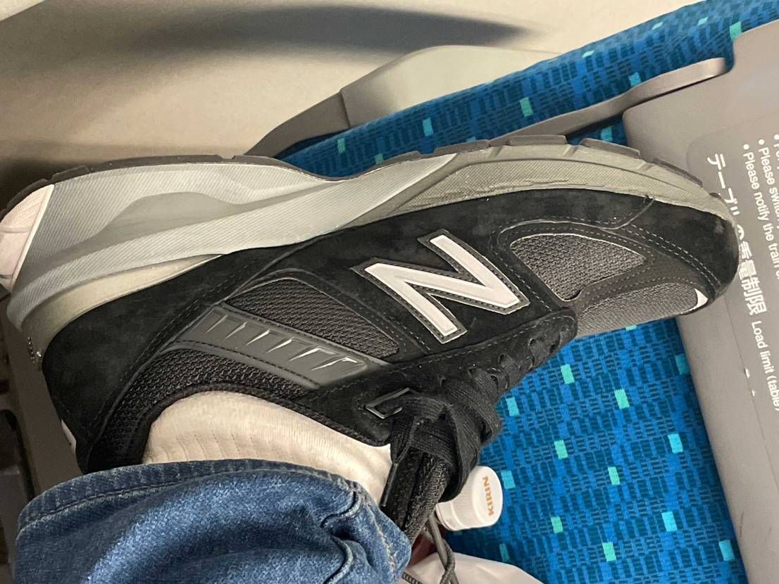 990v5迷ったけど黒にした