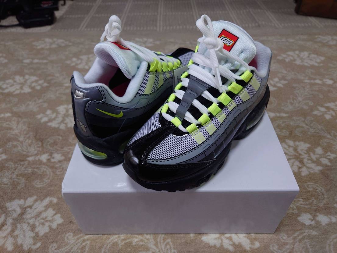 ようやく息子のエアマックス到着
自分のと同じタイプがいいん