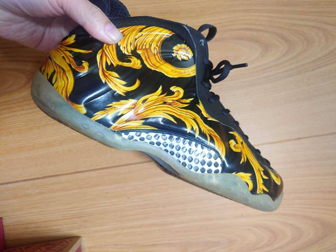 修理完了
アウトソールの黄ばみ取りにトータル48時間。
