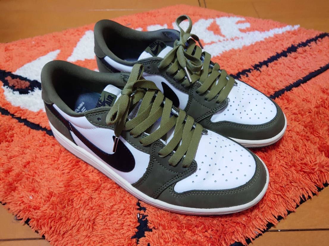 実物のオリーブ良いです！これは買って正解です。

ただ、ソールの歪み有りまし