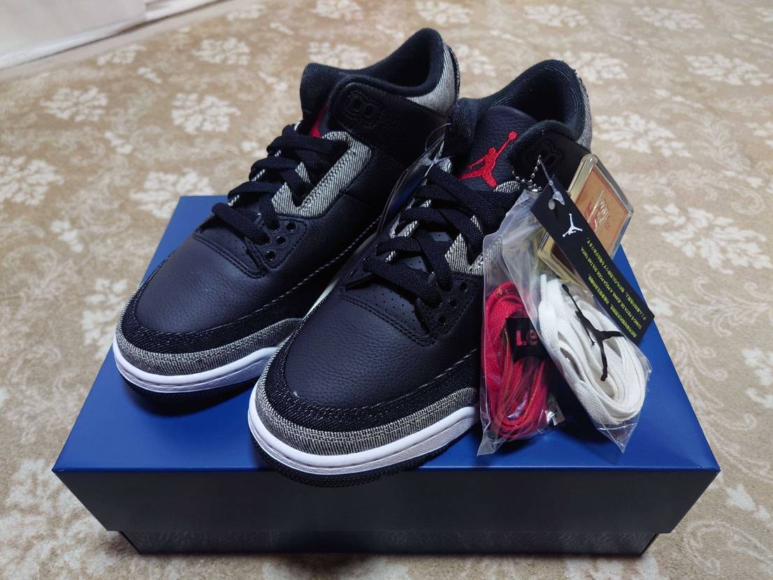 ブラックはデニム生地が少なかったのでインディゴ狙いだったけど外れてブラック当選し