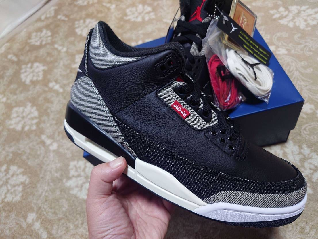 ブラックはデニム生地が少なかったのでインディゴ狙いだったけど