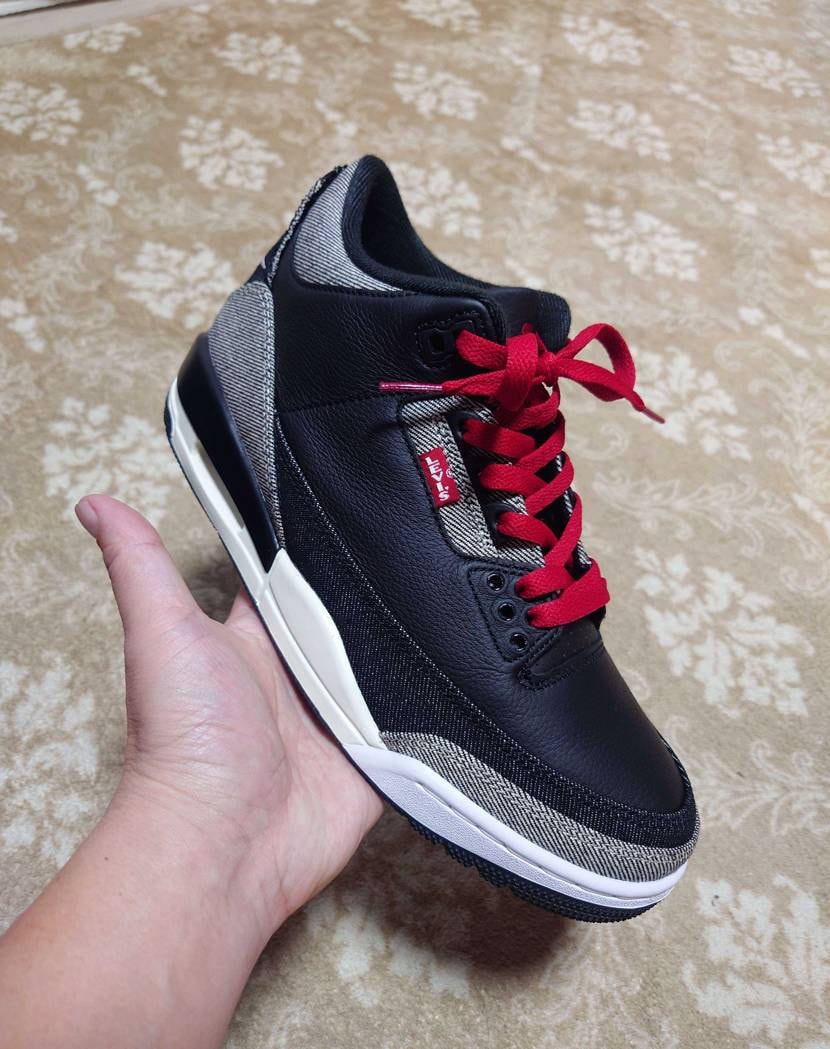 ブラックはデニム生地が少なかったのでインディゴ狙いだったけど