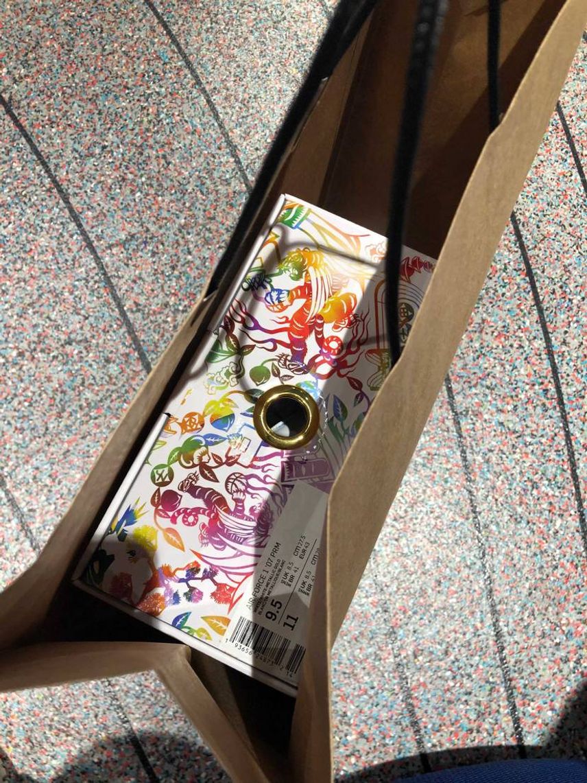 欲しかったやつ!
仕事早上がりしたのでダメ元でNIKE原宿行ってみたらまさかの