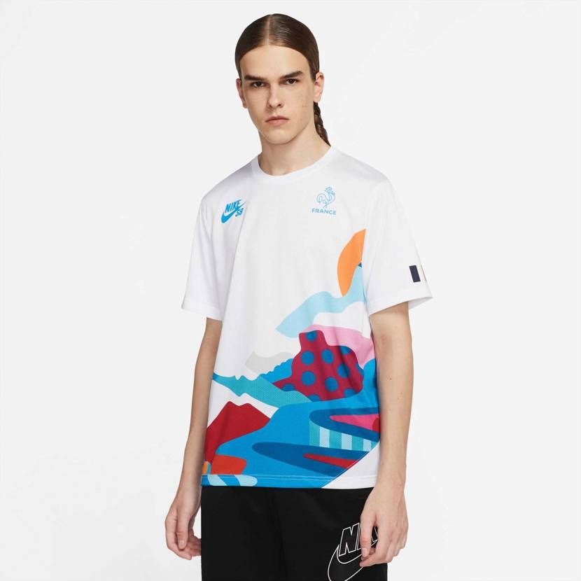 ここで一切話題になってないですが（アパレルやから当たり前）