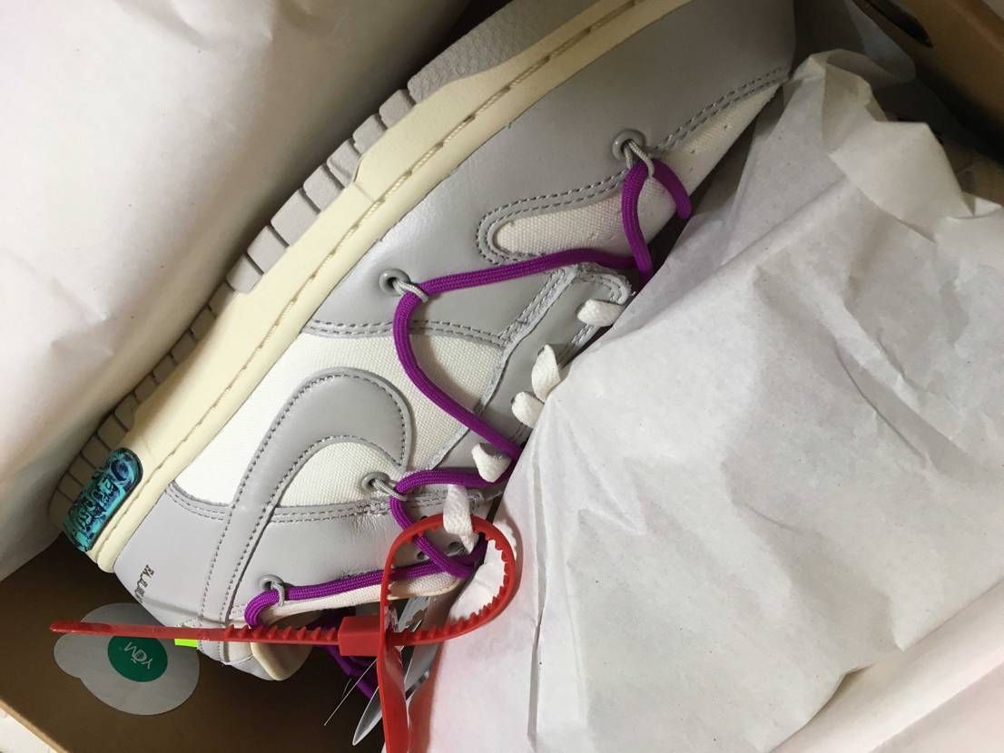 8/17オファーのダンクが届きました！
LOT.NO45でした。なかなか奇抜な