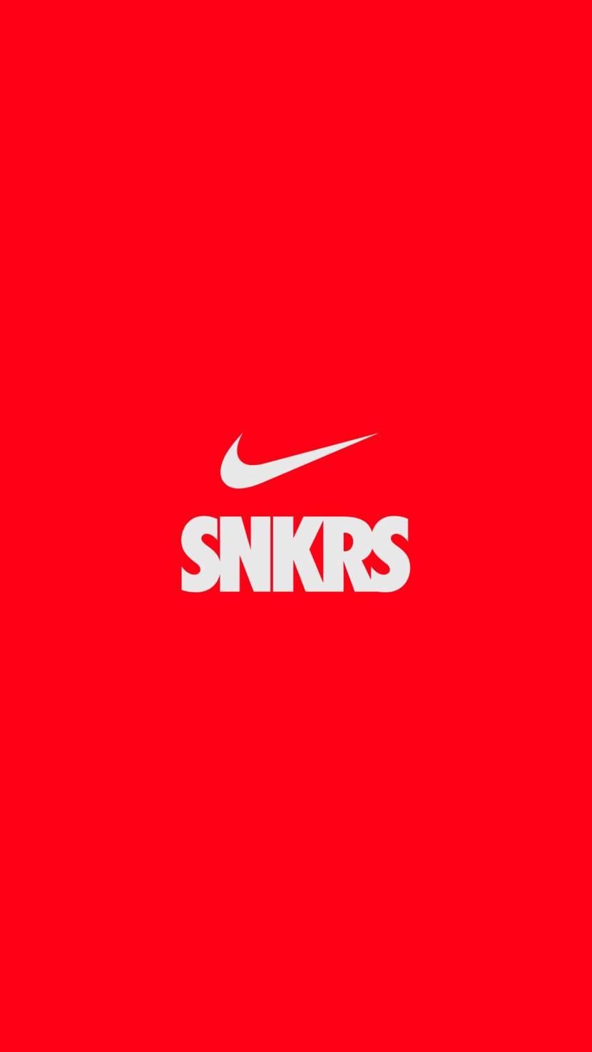 今朝からSNKRSアプリが起動しないなぁ。
この画面のままフリーズww
再起