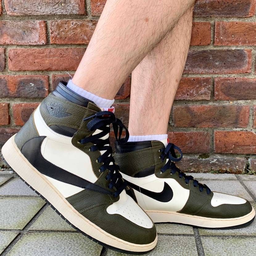 ニトロのTシャツにハンドメイドのスニーカー👍