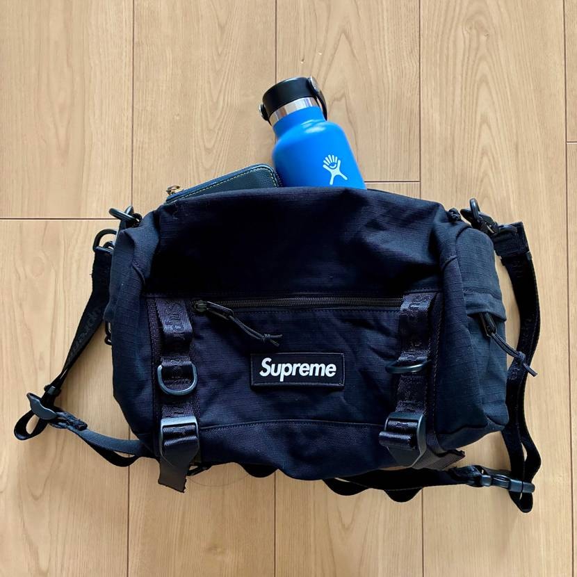 #supreme ユーティリティバッグをゲットしました😊
水筒、財布、ポーチ類