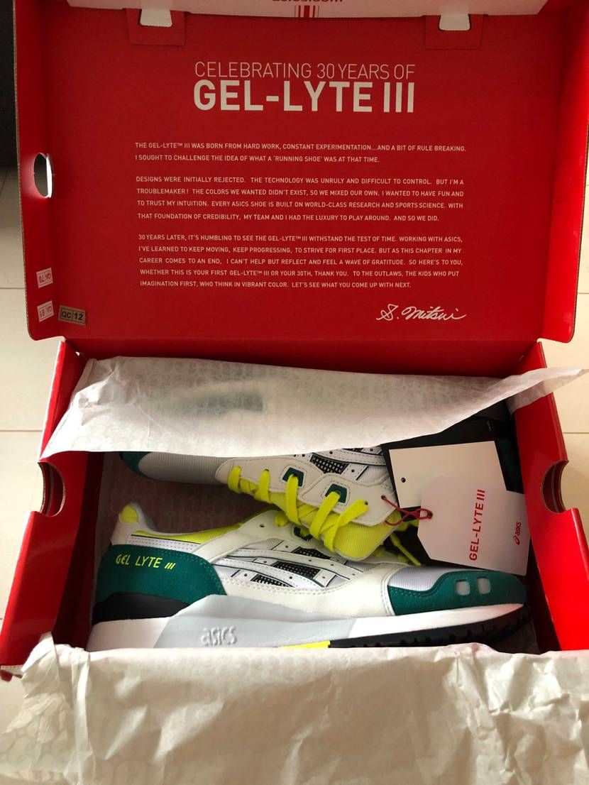 ゲルライト3届いたー！
特別感のある箱大好き
早速履きた
