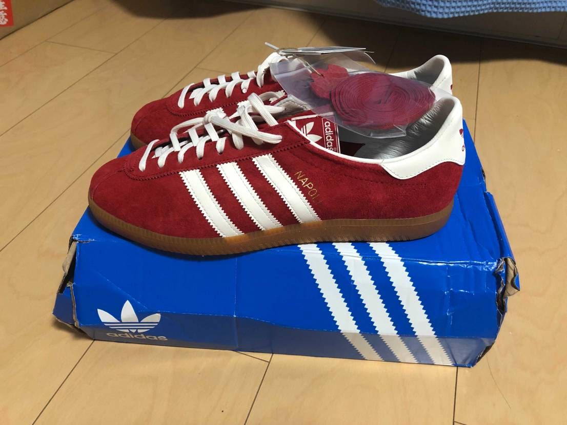 久々の投稿
アディダスのトリノとナポリ
夏は派手目なレトロスニーカーで気分を