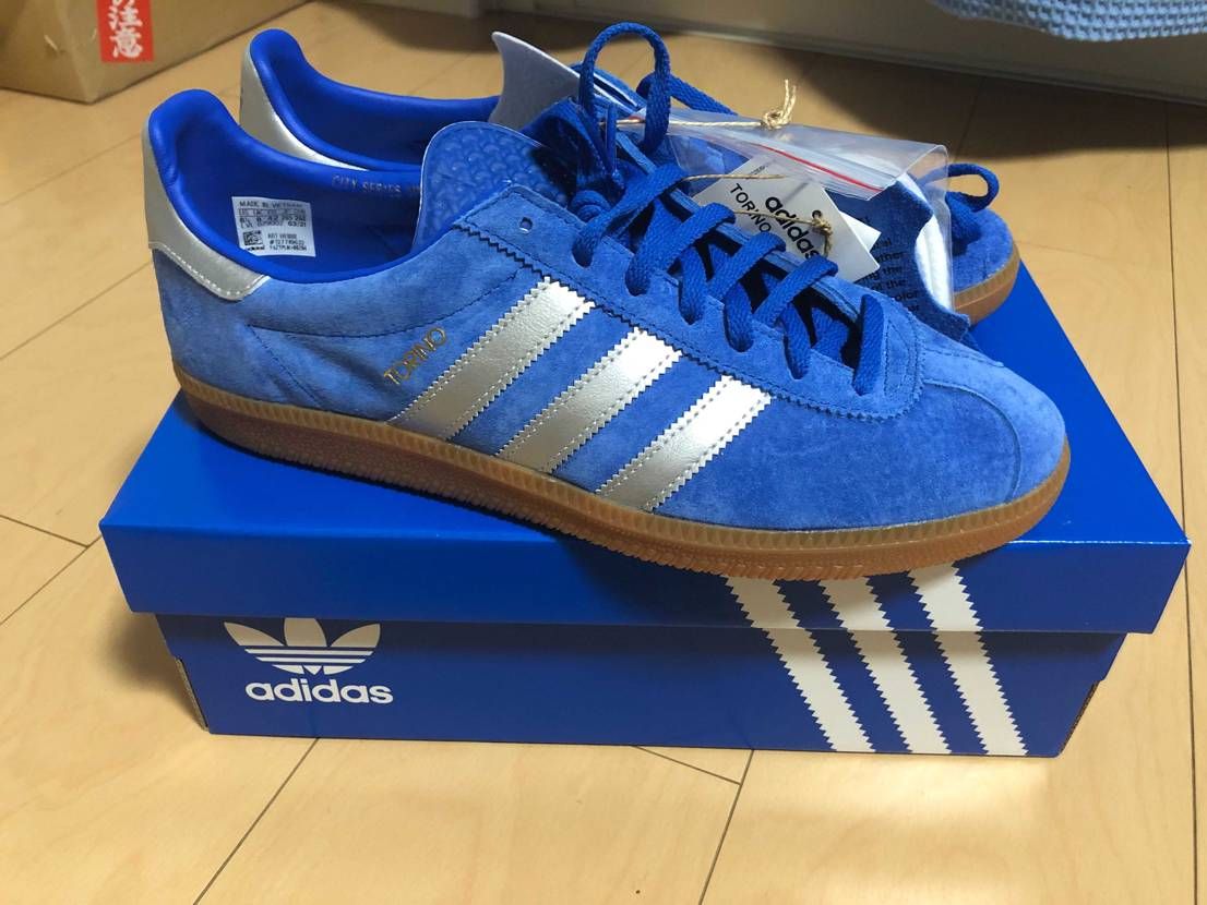 久々の投稿
アディダスのトリノとナポリ
夏は派手目なレト