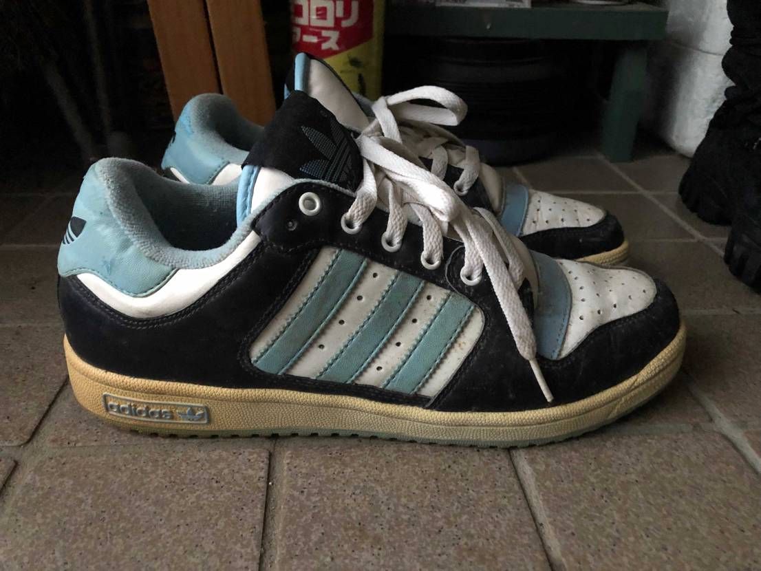 実家にあるスニーカーを発掘してみました。
adidas DECADE LOW
