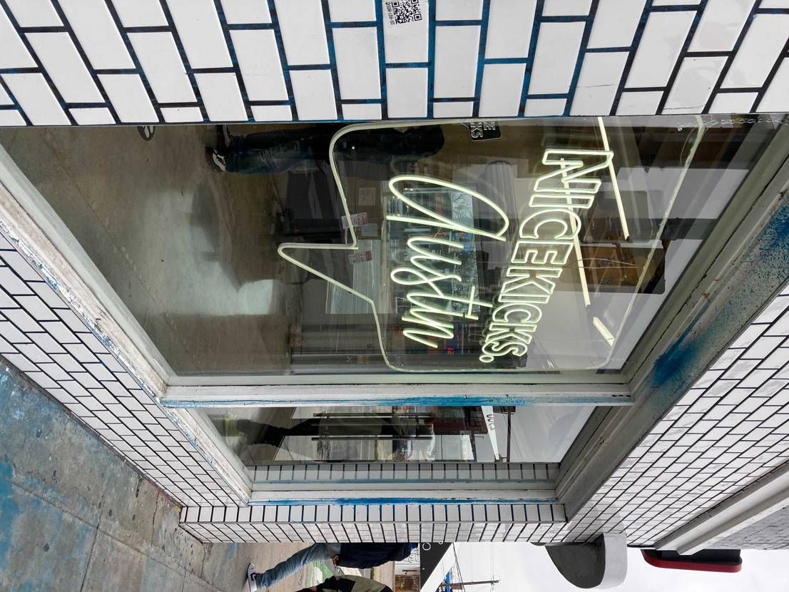 写真見にくくてすみません。
Austinのナイスキックに行ってきました🚗
ジ