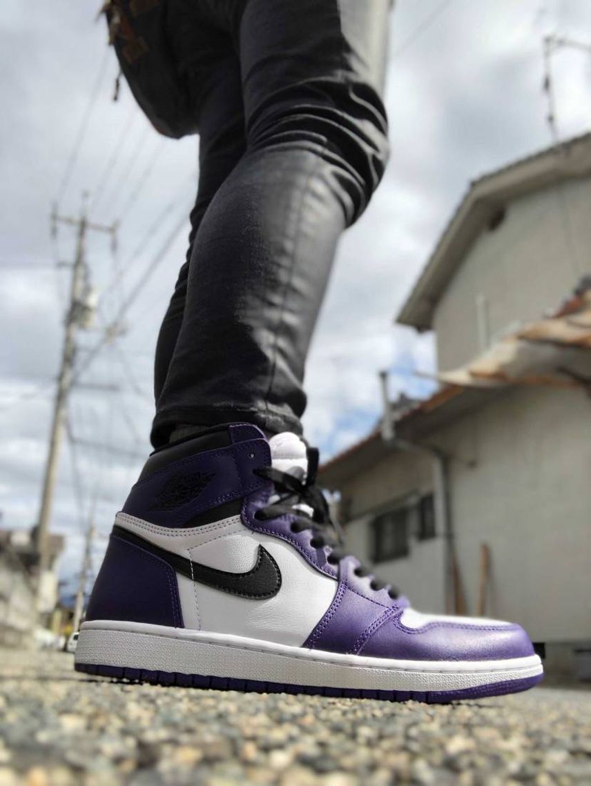 本日の一足👟
先日stockXからフラゲしたAJ1コートパープル
黒