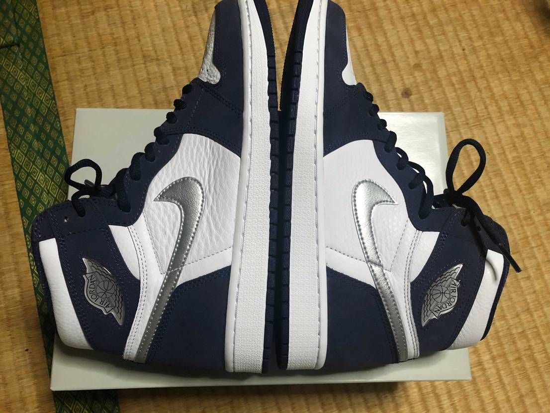 AJ1co.jpのネイビー27cm 未使用を中古で出品してます。

タグを切