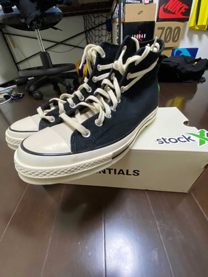 初StockXはFOG×CONVERSEです!!
生成の感じがたまらん!!!.