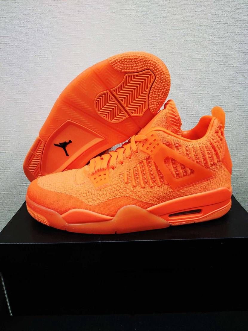 FootDistrictからSALEで買ったAJ4フライニット🍊が届きましたー
