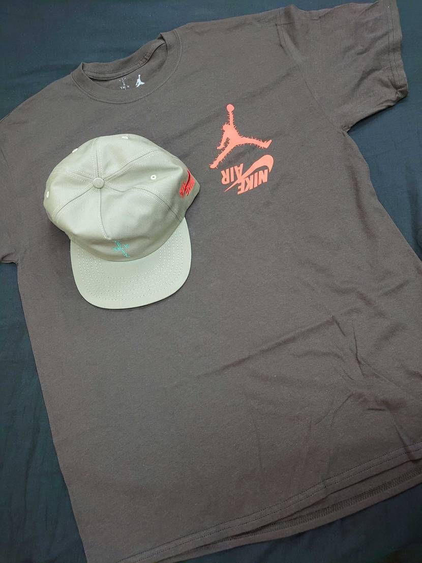 10月11日に注文したトラヴィスのキャップ・パーカー・Tシャツが届きました😎
1